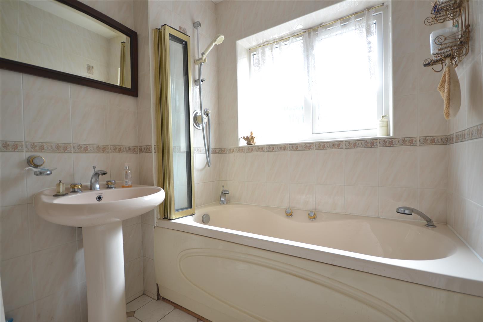 DOWNSTAIRS BATHROOM
